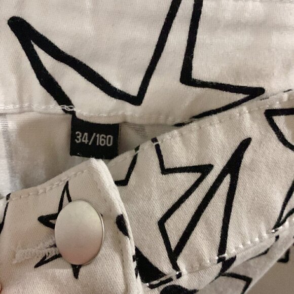 EXCELLENT CONDITION SKIRT | BLACK WHITE | STARS PATTERN | FOUR POCKETS - Picture 3 of 6